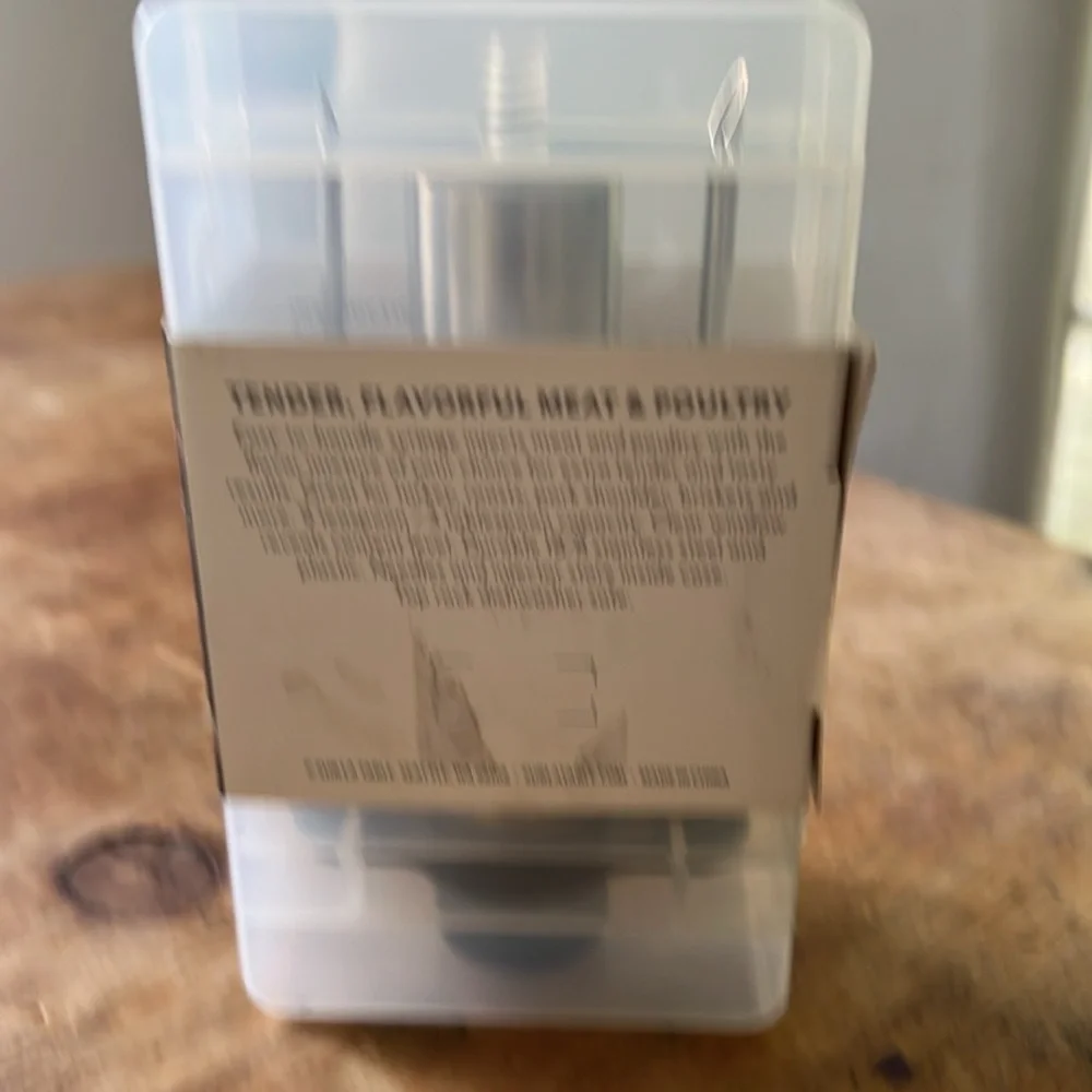 Sur la table Flavor Injector NIB Stainless Steel with 2 needles